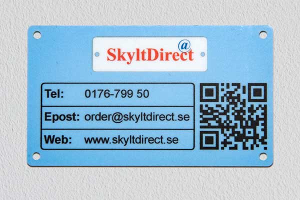 Printad aluminium i blå med streckkod