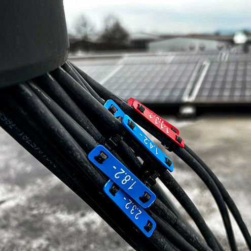 Kablar med märkning för solpaneler